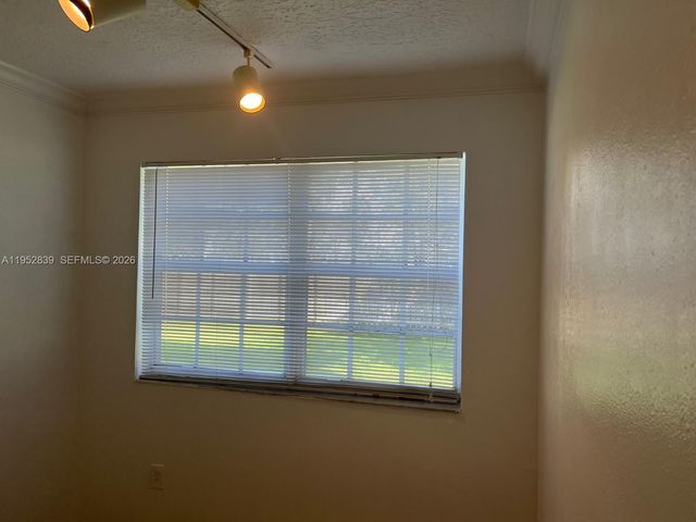 11601 SW 2nd St 21108, Pembroke Pines, FL 33025