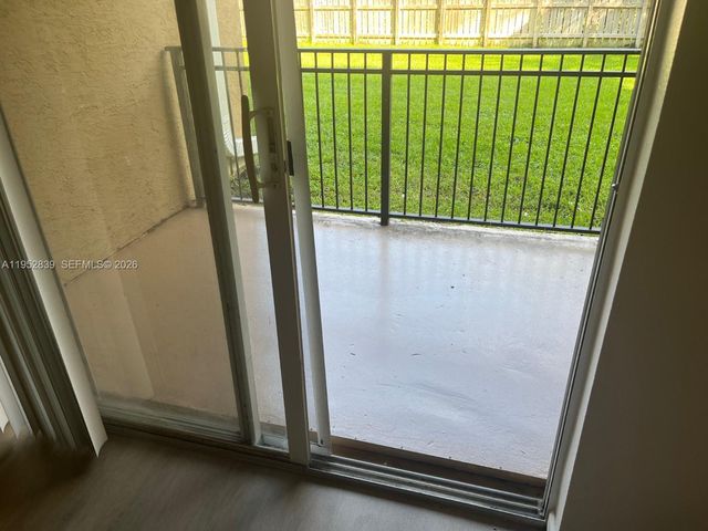 11601 SW 2nd St 21108, Pembroke Pines, FL 33025