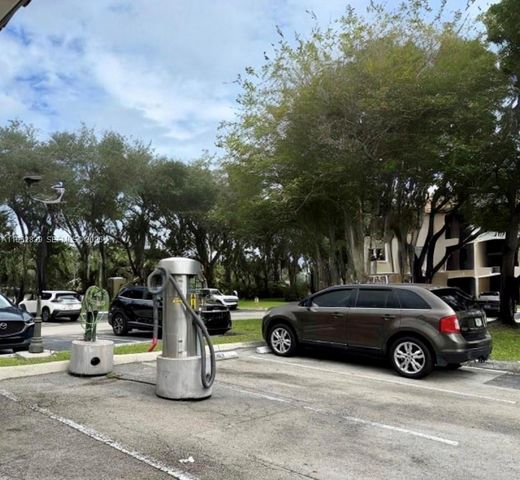 11601 SW 2nd St 21108, Pembroke Pines, FL 33025