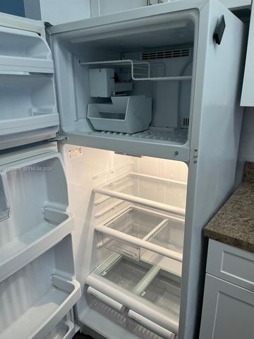 11601 SW 2nd St 21108, Pembroke Pines, FL 33025