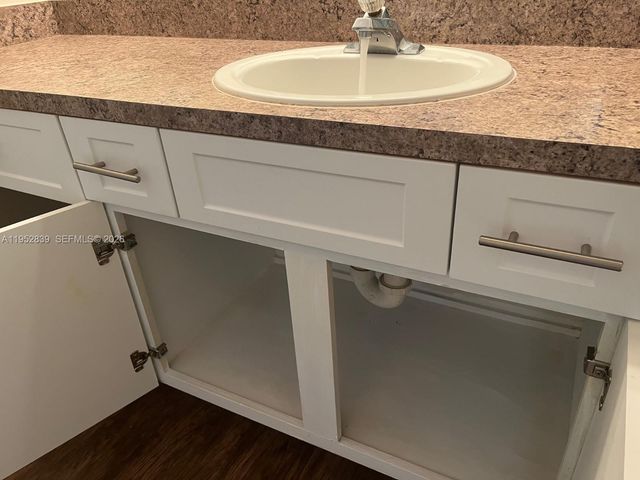 11601 SW 2nd St 21108, Pembroke Pines, FL 33025