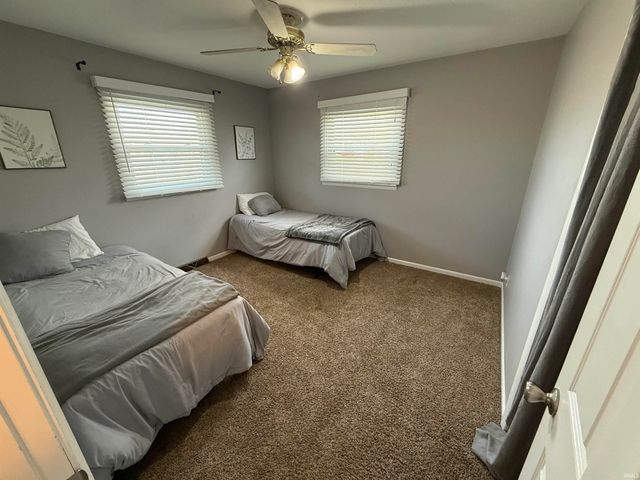 300 N Barclay Drive, Vincennes, IN 47591