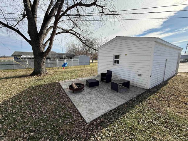 300 N Barclay Drive, Vincennes, IN 47591