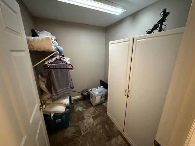 300 N Barclay Drive, Vincennes, IN 47591