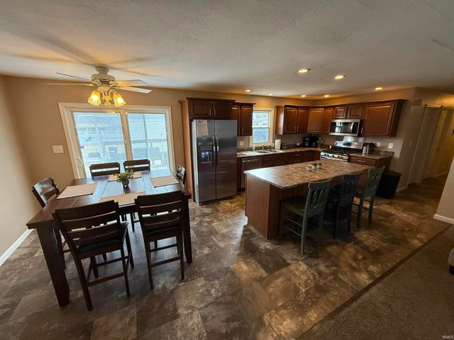 300 N Barclay Drive, Vincennes, IN 47591