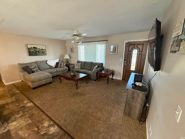 300 N Barclay Drive, Vincennes, IN 47591