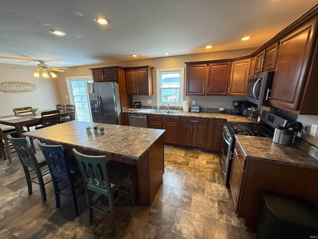 300 N Barclay Drive, Vincennes, IN 47591