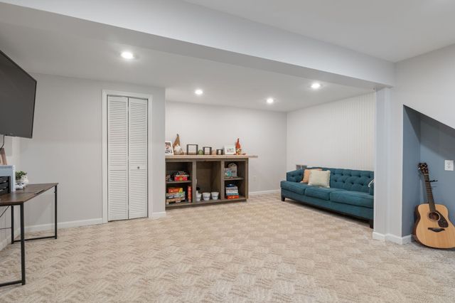 19 Meadow Lark Lane, Epsom, NH 03234