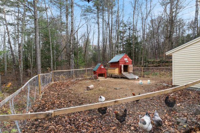 19 Meadow Lark Lane, Epsom, NH 03234