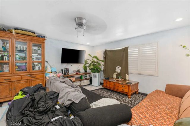 1741 61st Street, Los Angeles, CA 90001