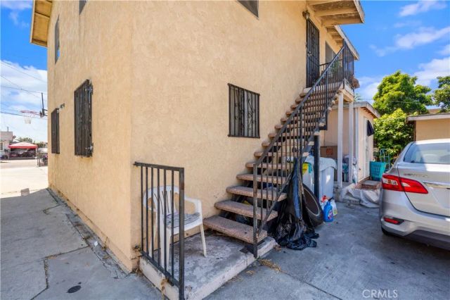 1741 61st Street, Los Angeles, CA 90001
