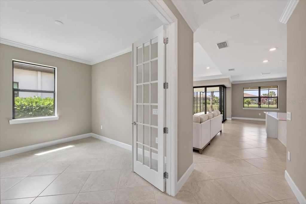 Image 15 of property listing at 18025 HARWICH PLACE, Bradenton, FL 34202