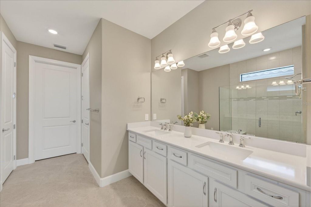 Image 25 of property listing at 18025 HARWICH PLACE, Bradenton, FL 34202