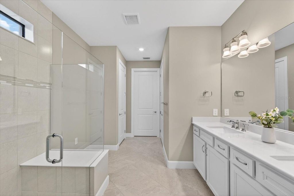 Image 28 of property listing at 18025 HARWICH PLACE, Bradenton, FL 34202
