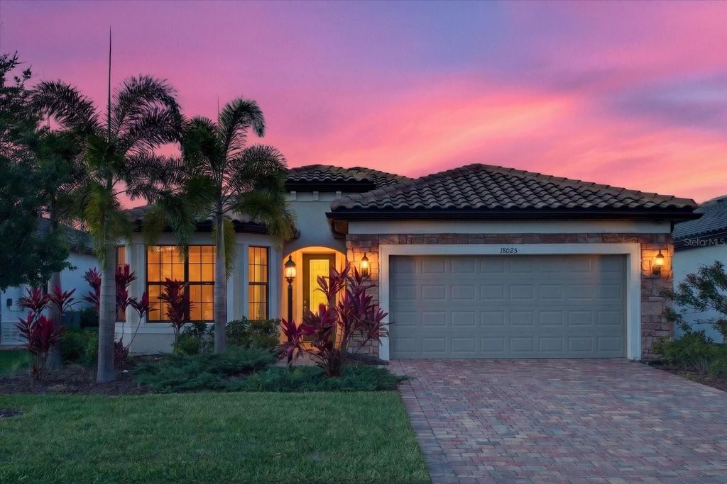 Image 4 of property listing at 18025 HARWICH PLACE, Bradenton, FL 34202