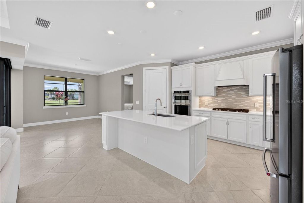 Image 32 of property listing at 18025 HARWICH PLACE, Bradenton, FL 34202