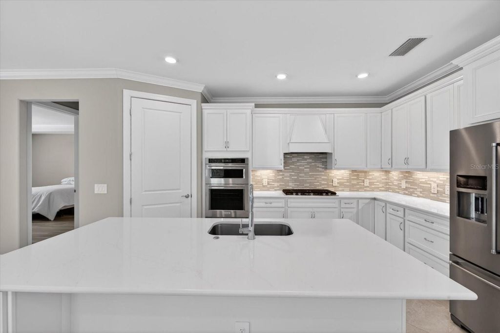 Image 41 of property listing at 18025 HARWICH PLACE, Bradenton, FL 34202
