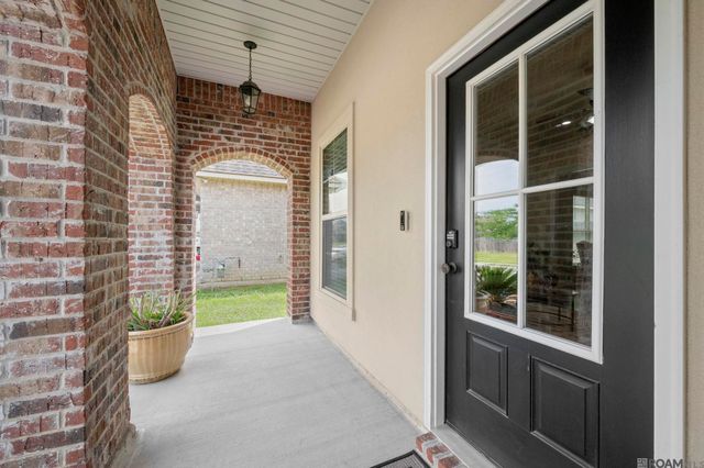 11265 Admirable Oaks Ave, Gonzales, LA 70737
