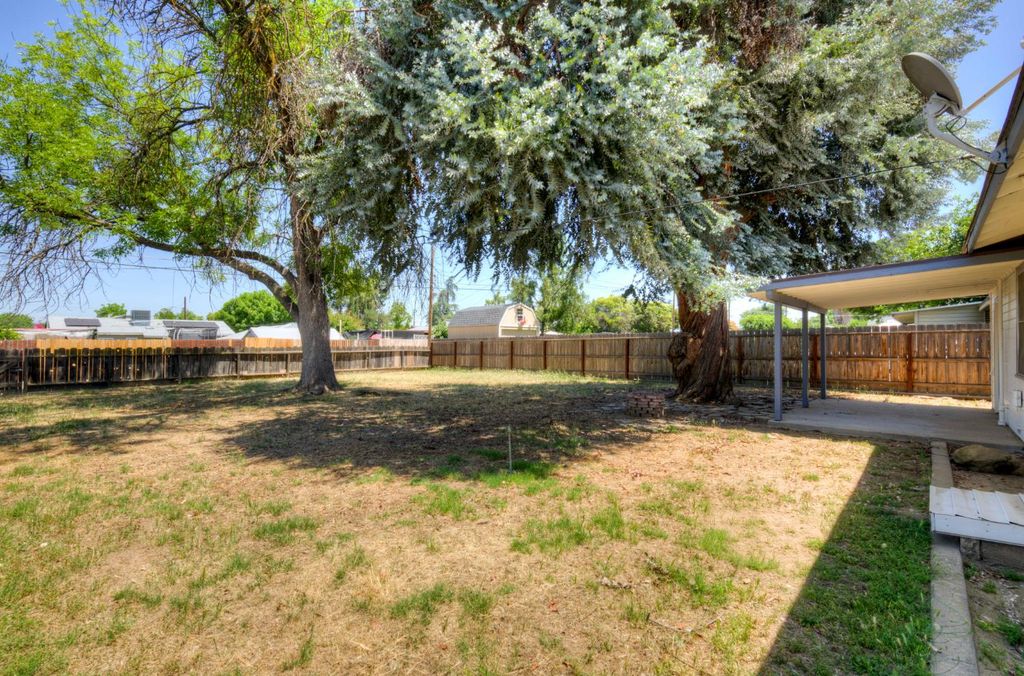 Image 10 of property listing at 1144 W Yale Avenue, Fresno, CA 93705