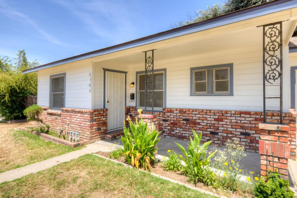 Image 2 of property listing at 1144 W Yale Avenue, Fresno, CA 93705