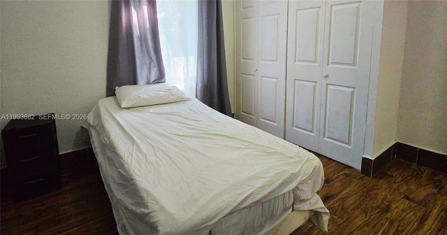 2455 NW 161st St, Miami Gardens, FL 33054