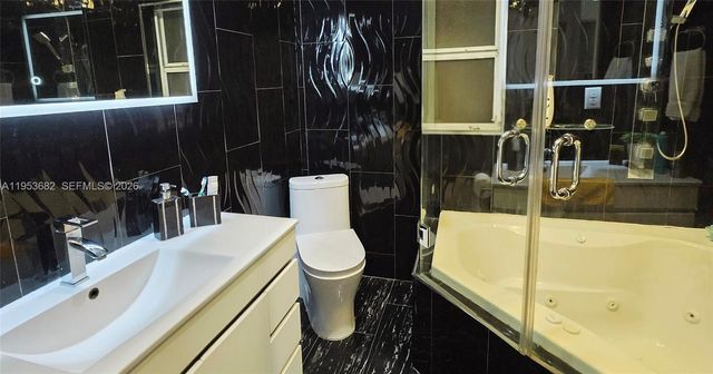 2455 NW 161st St, Miami Gardens, FL 33054