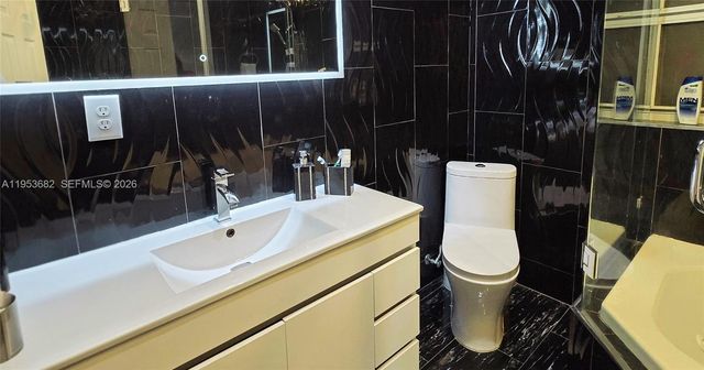 2455 NW 161st St, Miami Gardens, FL 33054