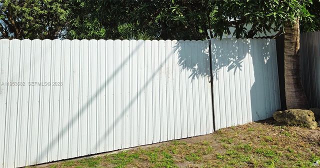 2455 NW 161st St, Miami Gardens, FL 33054