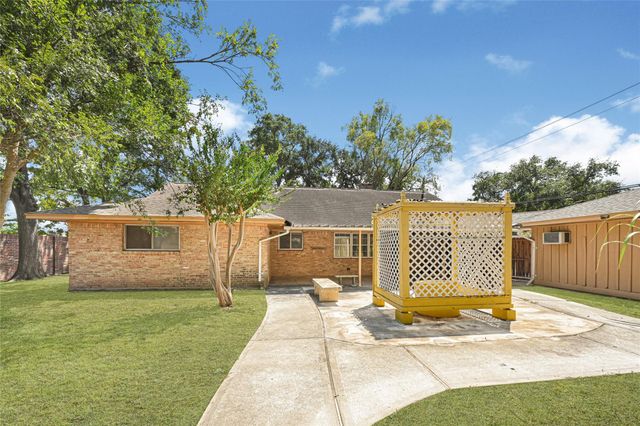 7702 Dashwood Drive, Houston, TX 77036