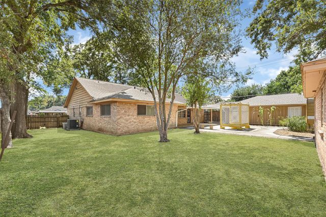 7702 Dashwood Drive, Houston, TX 77036