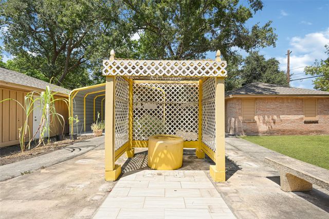 7702 Dashwood Drive, Houston, TX 77036