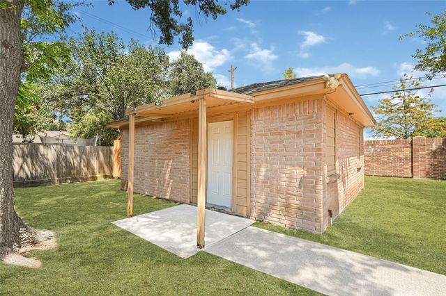 7702 Dashwood Drive, Houston, TX 77036