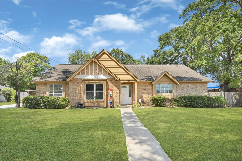 7702 Dashwood Drive, Houston, TX 77036