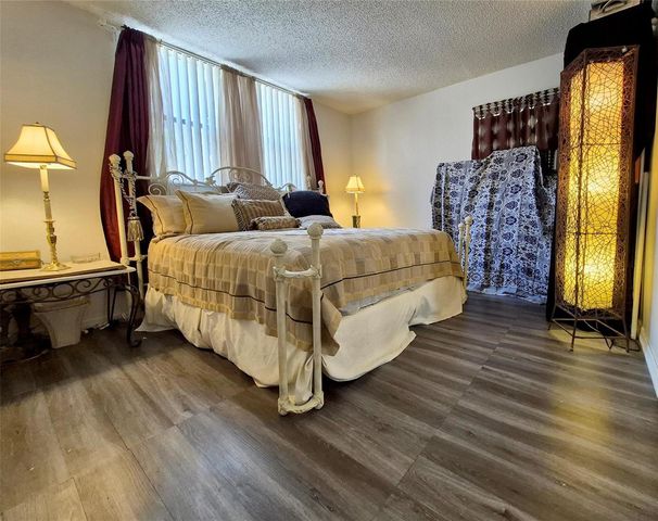 2840 Somerset Drive 208m, Lauderdale Lakes, FL 33311
