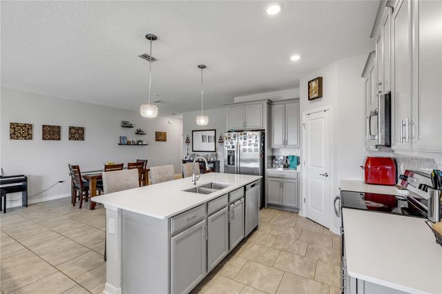 5256 RED CORAL CIRCLE, Mount Dora, FL 32757
