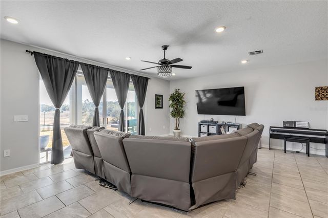 5256 RED CORAL CIRCLE, Mount Dora, FL 32757