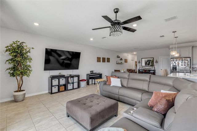 5256 RED CORAL CIRCLE, Mount Dora, FL 32757