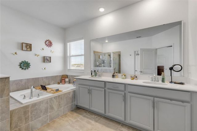 5256 RED CORAL CIRCLE, Mount Dora, FL 32757