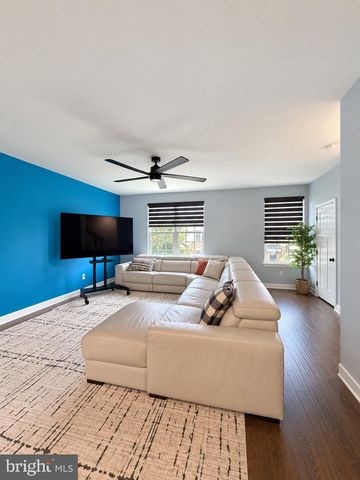 58 PEACOCK CIR, Sewell, NJ 08080