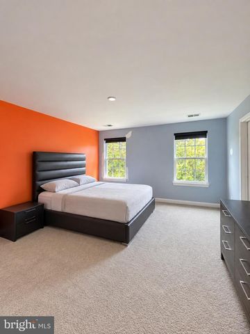 58 PEACOCK CIR, Sewell, NJ 08080