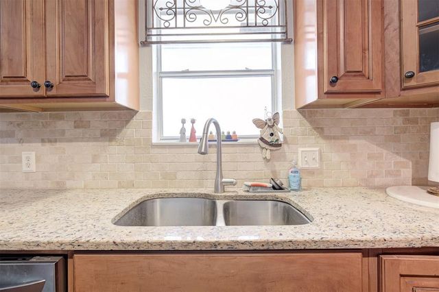 4636 Forest Hills Drive, Noble, OK 73068