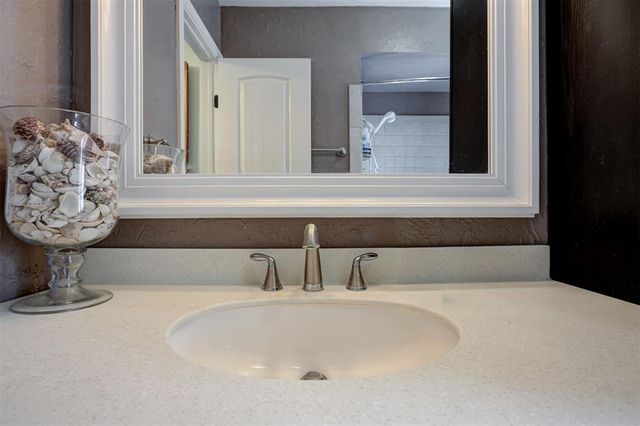 4636 Forest Hills Drive, Noble, OK 73068