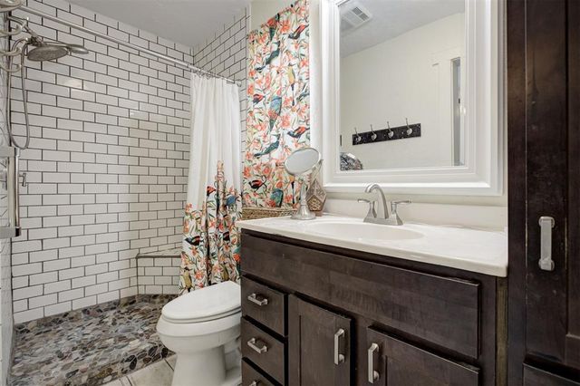 4636 Forest Hills Drive, Noble, OK 73068