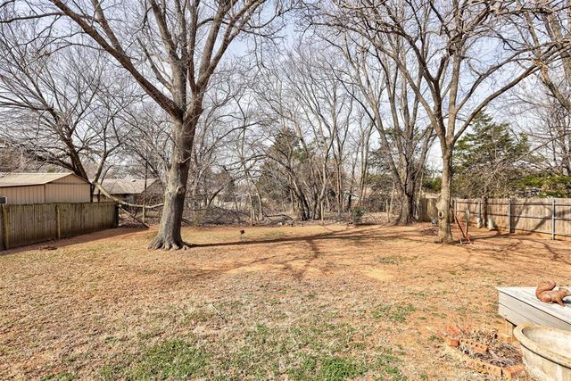 4636 Forest Hills Drive, Noble, OK 73068