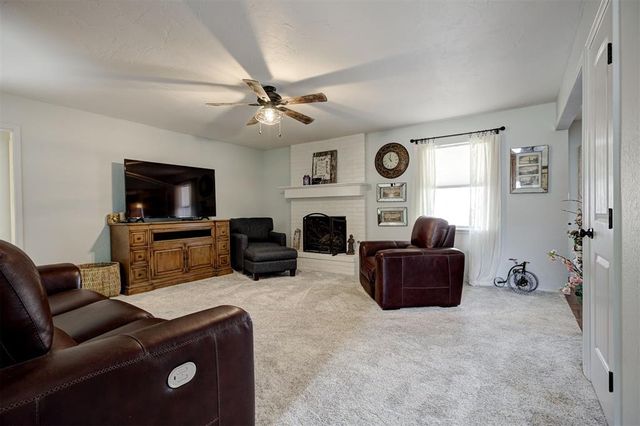 4636 Forest Hills Drive, Noble, OK 73068