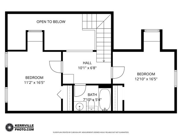 19 E River Oaks Lane, Ingram, TX 78025