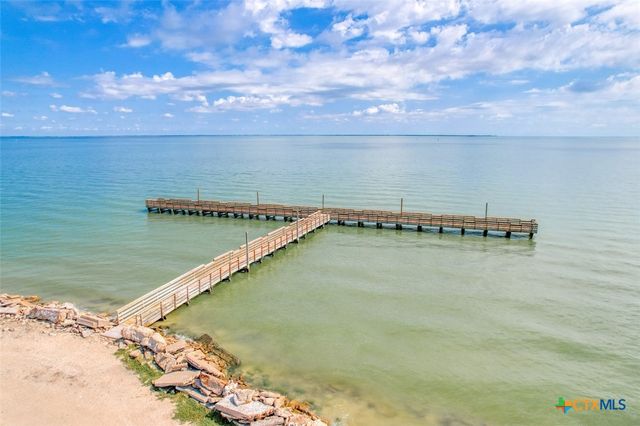 1233 N Ocean Drive, Port Lavaca, TX 77979