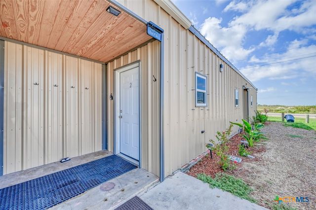 1233 N Ocean Drive, Port Lavaca, TX 77979