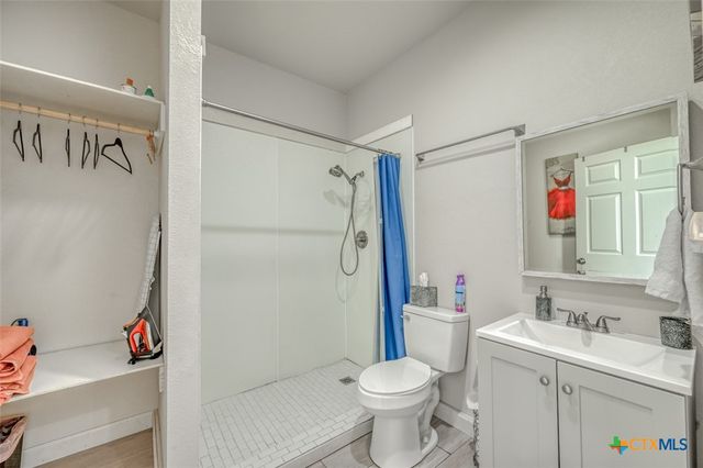 1233 N Ocean Drive, Port Lavaca, TX 77979