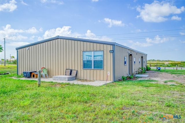 1233 N Ocean Drive, Port Lavaca, TX 77979
